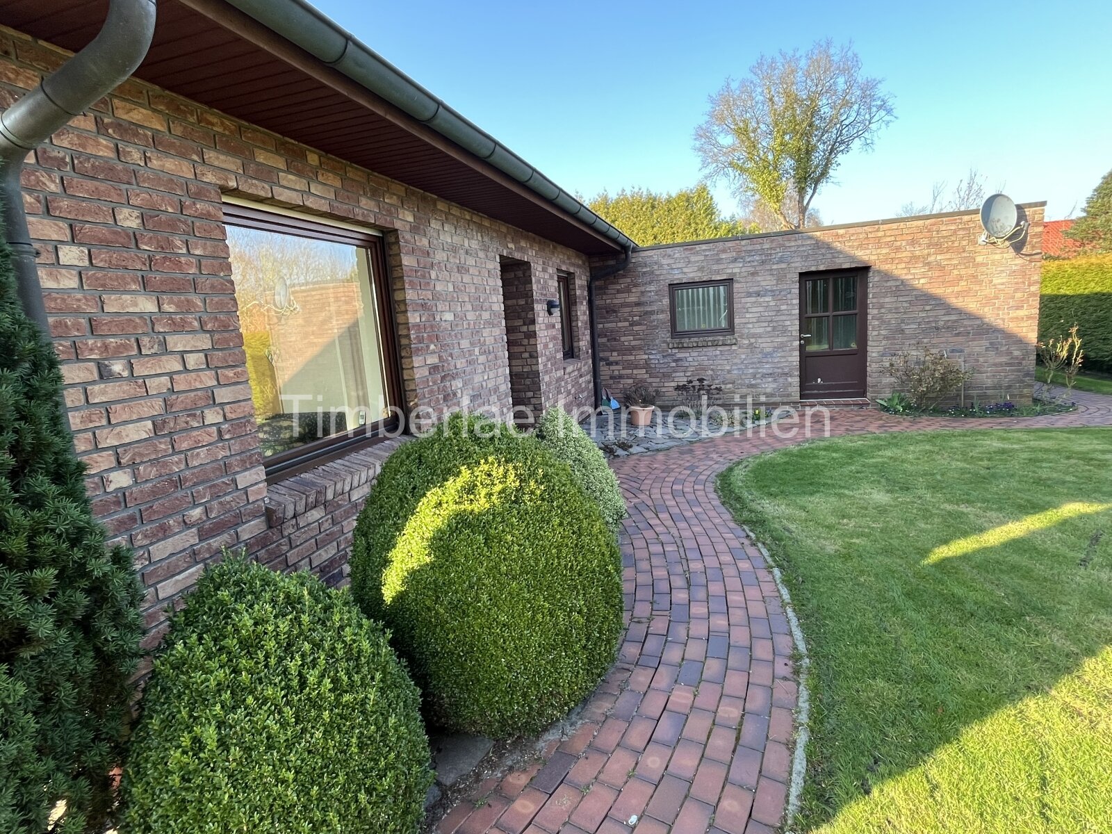 Exclusiver Winkelbungalow in ruhiger Lage  