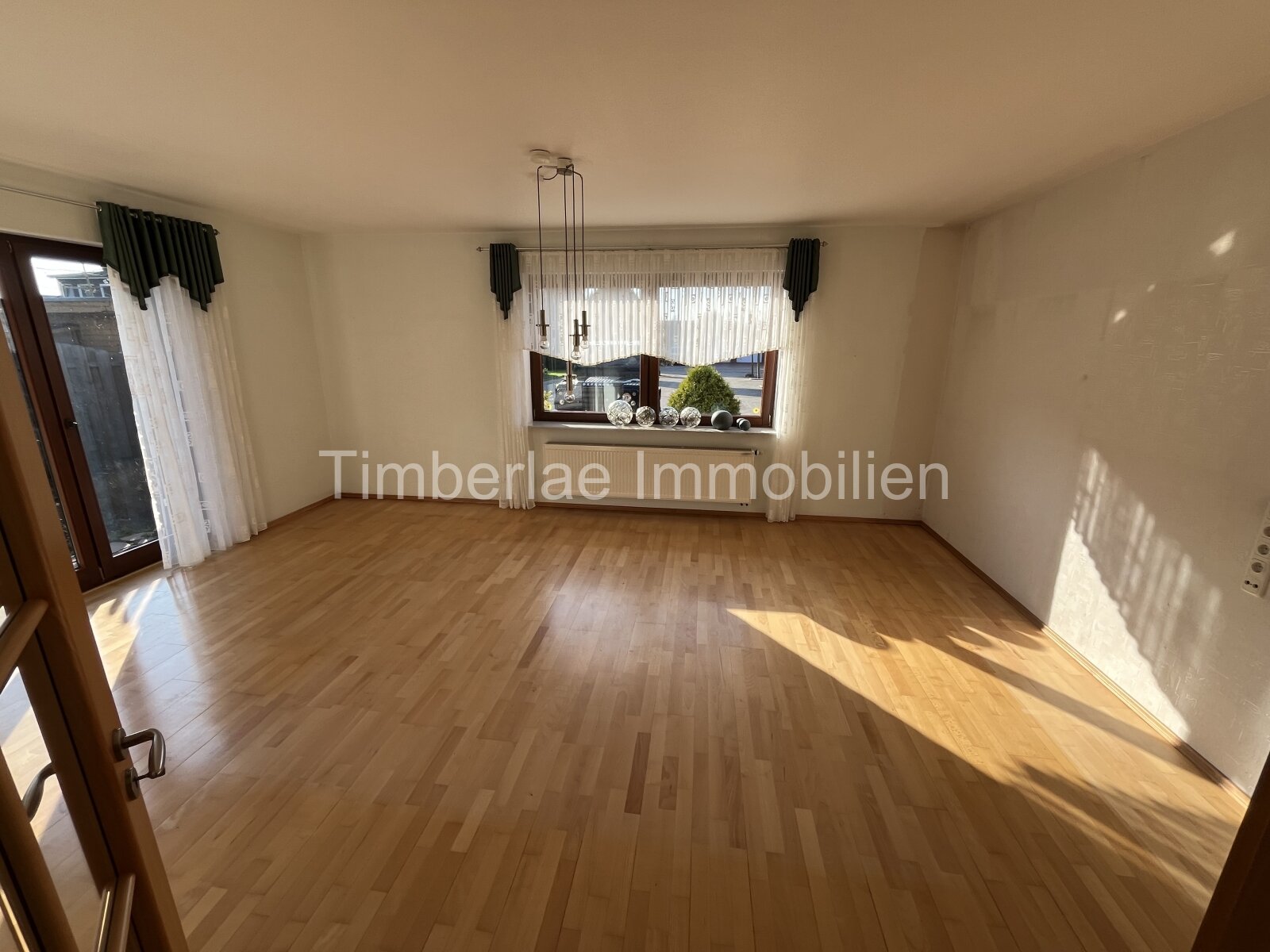 Exclusiver Winkelbungalow in ruhiger Lage  